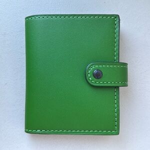 Green Coach leather wallet with snap closure - One size